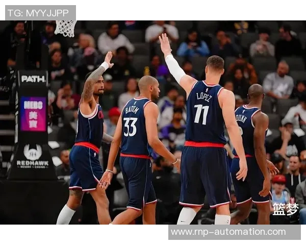 快船遭遇太阳队强劲挑战西部对决引发球迷热议与期待